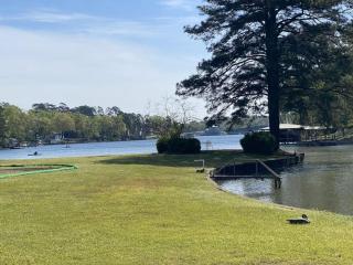 Lake front, quiet cove- Kayaks- - 5