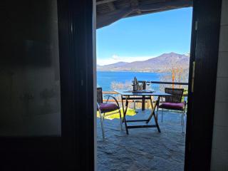Mid of Nature ' Bella Vista Lago Maggiore charmant mit traumhaften Seeblick, Terrasse und großen Garten - 3