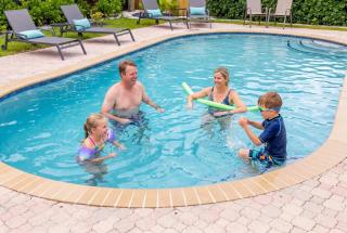 2 miles to Beach~ Pool ~Cabana~ Pool Table - 3