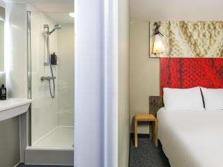 ibis Plymouth - 2