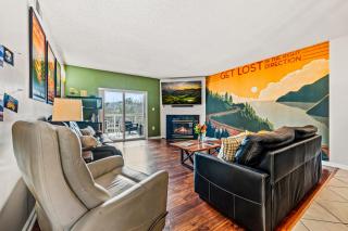 2 King BRs Balcony Resort Amenities Free Tix - 2