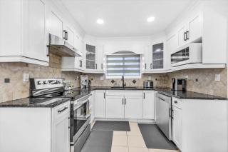 Luxury Delta House 5 Bedroom 7 Beds - 4