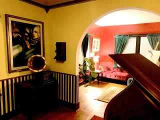 Dr. Yaple's Art Deco House - 9