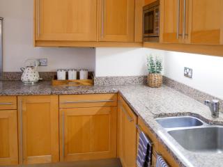 Luxury 3 Bed Apartment, Gated Parking, City Centre - 1