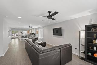 Modern 3BR Central Phoenix Home with Private Yard - 6