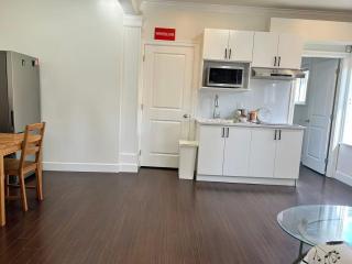 Spacious 2 Bedroom Suite in Burnaby Free Parking, Full Kitchen, Near Transit - 7