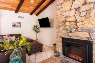 Country Club Location Sedona with Stunning Red Rock Views - 4