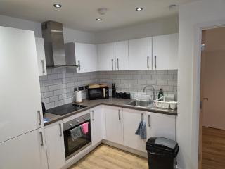 Stunning 2-Bed Apartment in City Centre - 9