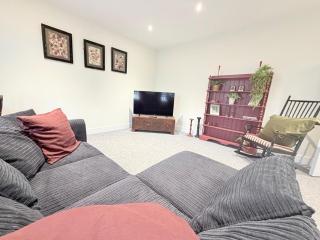 Glastone Mews - 5