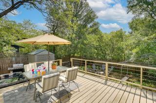 Pet-Friendly Yard w/ Hot Tub! Peaceful Austin Home - 9