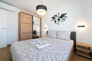 Novea Family Apartment with Terrace & Parking - 8