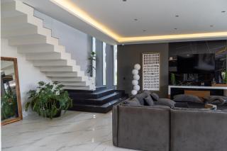 Luxury Villa with Terrance, Jacuzzi, Pool & Garden in Zapopan by Magnolia Homes - 1