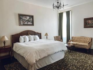 Historic Knox Hotel - 2