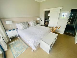 Weinstube - Tranquil, Luxury, Golf Estate Living - 7