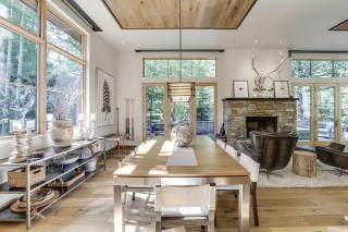 Walk to Town & Trails! Luxe Mtn Retreat w/ Hot Tub - 4