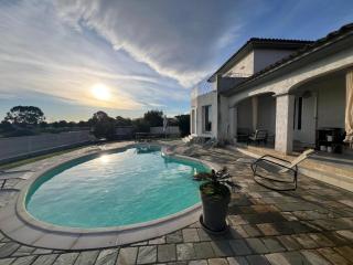 Belle villa avec piscine, 4 chambres, climatisée - 1