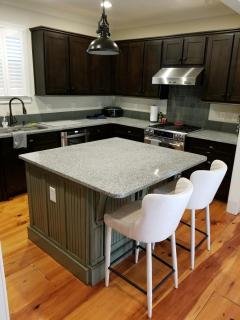 East ATL Oasis 5 BR Family Corporate Retreat - 1
