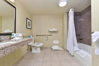 Holiday Inn Express Woodland by IHG - 9