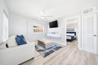Siesta Key Bungalows, the Poolside Complex, 3-bungalows - 4
