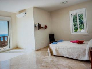 Exclusive Stunning Villa Views Pool - 3