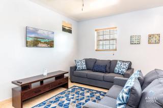 Charming Guest House near Chalk Sound and the Beach - 4