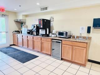 Huntsville Inn and Suites - 5