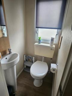 Jones caravan hire sycamore walk lyons robinhood rhyl - 3