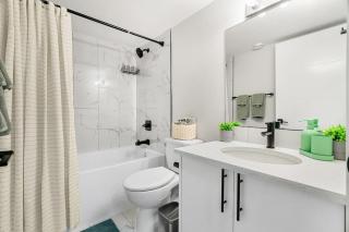 Entire Modern, Stylish 2BR Suite with Private Entrance - 6