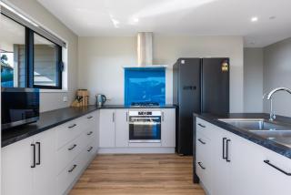 Bay View Escape - Cable bay Holiday Home - 2