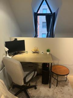 Business Executive Studio - 7