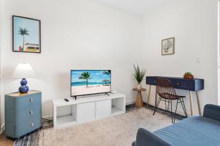 Outstanding Modern Apartment with Swimming pool - 2