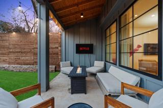 Quiet 3BR Retreat, Walk to Bishop Arts, Garage and Yard - 8