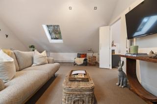 The Remarkable Loft Minutes to Arrowtown & Ayrburn - 4