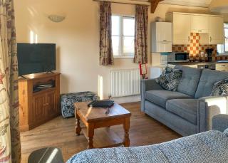 Oak Farm Lodges - 7