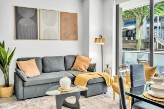 Modern Luxury Miami Apartment with Pool & Gym - 6