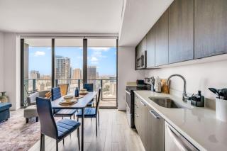 Luxury High Floor Skyline Apartment Near Cruise Port - 2
