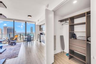 Luxury High Floor Skyline Apartment Near Cruise Port - 6