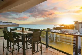 Dazzling Harbour Views, City Escape - Pool and Gym - 0