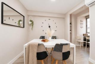 Elegant 6 pax apartment in Plaza Eliptica - SM17 - 1