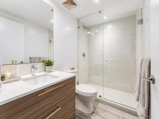 Central 2BR Suite near Yaletown, Granville and Stadium District - 1
