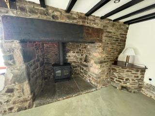 16th Century Devon Longhouse Stunning Views - 8