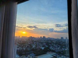 Ideal Family Gateaway Connected to Eastwood Mall - 7