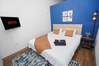 Downtown 2BR Stay 4 Min to Milwaukee Public Market - 8