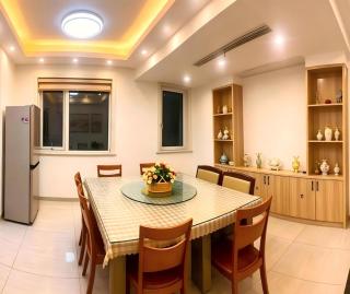 Lingyunju Sky Villa Top Floor 3 King Bed Suite for 6 Guests - 9