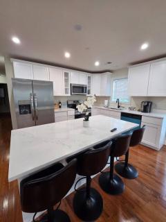 A New 3 Bedroom 4 Beds 2 Bath, Apt 2 - 8
