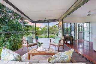 Tropica Lookout - A Serene Coastal Pool House - 9