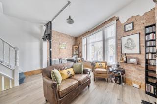 Stylish 2Bed Flat Near Hampton Court RiverThames - Pass the Keys - 6