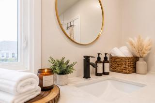 Spacious 3BDR Home Central Markham - 2