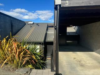 Sunrise Serenity - Romantic Views of Queenstown - 1
