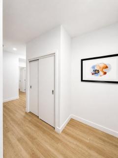 Modern 2Bd Corner Condo with City Views - 5